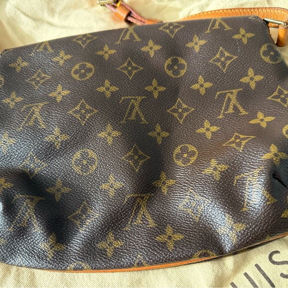 LOUIS VUITTON VINTAGE MUSETTE TANGO SHOULDER BAG - Picture 9 of 14